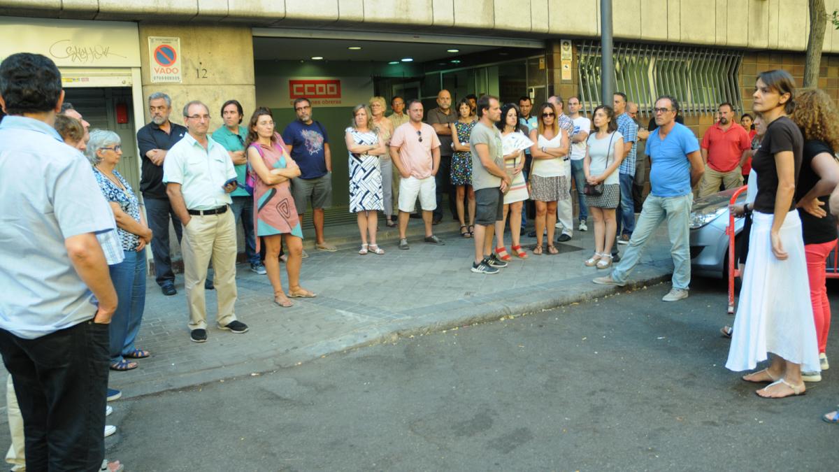 Concentracin ante la sede confederal de CCOO en solidaridad con las vctimas de los ataques terroristas de Catalua