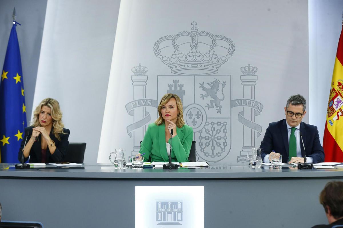 La ministra de Trabajo y Economa Social, Yolanda Daz, junto a la ministra de Educacin, Formacin Profesional y Deportes, Pilar Alegra y el ministro de la Presidencia, Justicia y Relaciones con las Cortes, Flix Bolaos. | Pool Moncloa / Jose Manuel lvarez