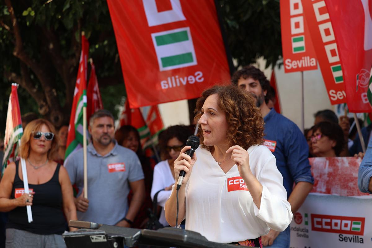 La secretaria general de CCOO de Andaluca, Nuria Lpez, durante la concentracin en Sevilla