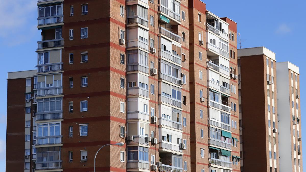 CCOO urge al Ministerio de Vivienda a no demorar ms de un ao la aprobacin del Real Decreto de regulacin de vivienda temporal, turstica y habitacional que viene trabajndose desde hace meses.