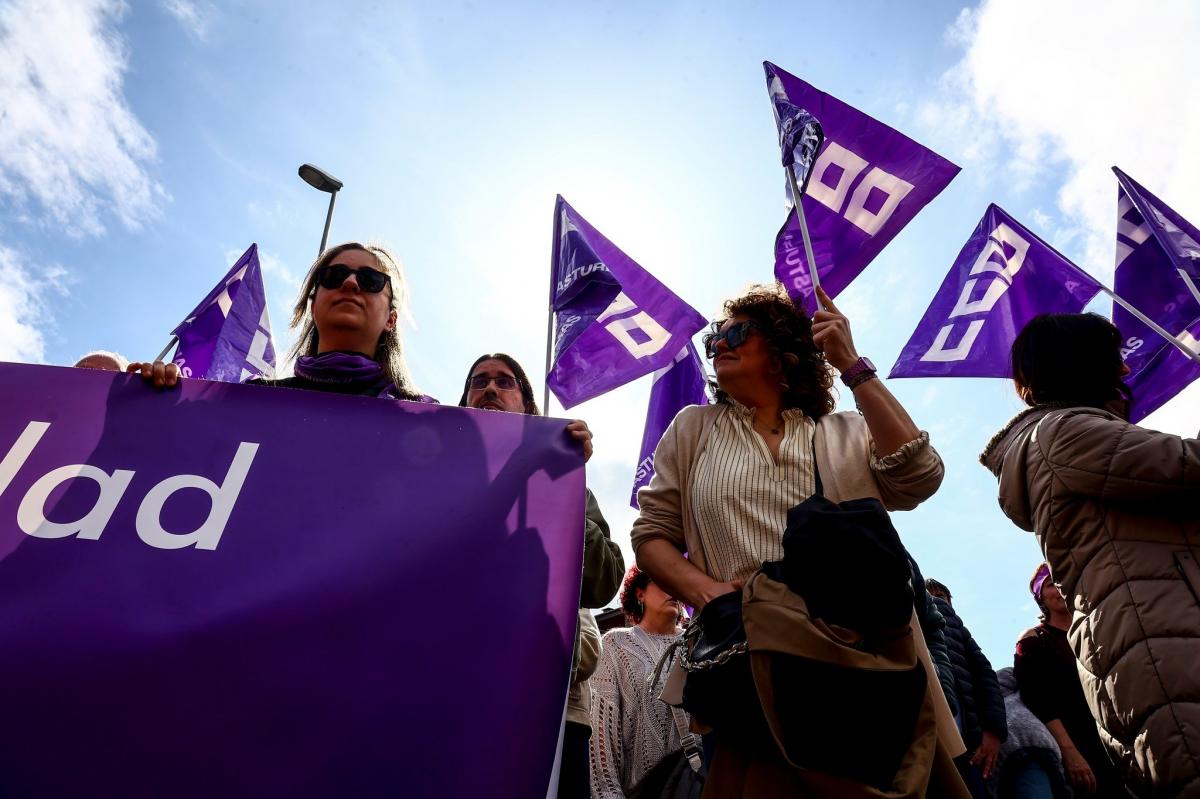 CCOO Asturias. Todas juntas a la calle: Frente a su odio, nuestra alegría. Frente a su destrucción, nuestro poder constructivo.