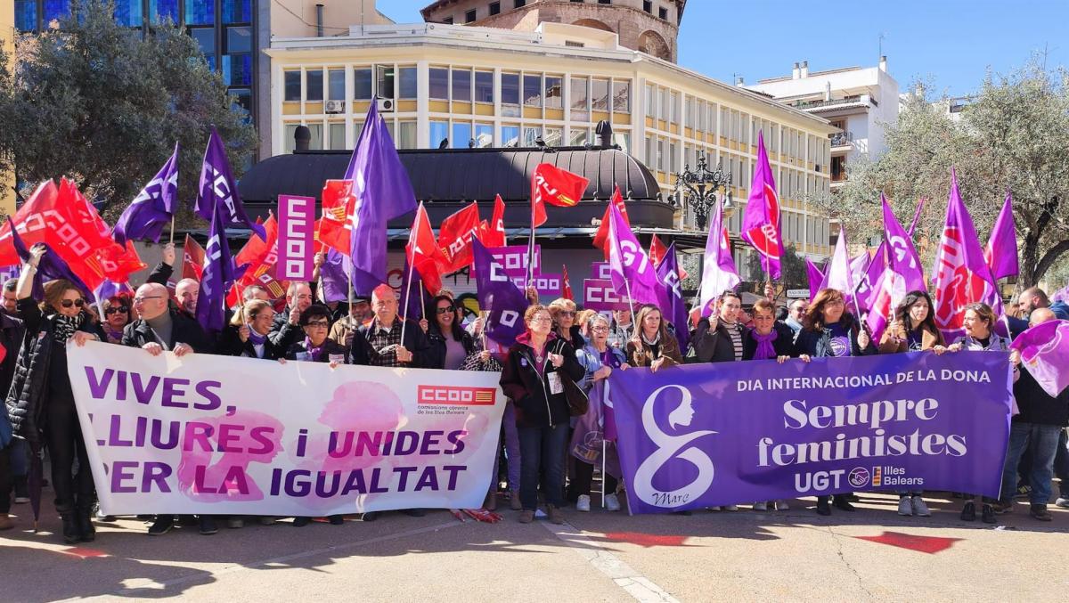 El 8 de Marzo en Baleares se celebró, en Palma de Mallorca, con una presencia masiva del activo sindical en la plaza del Olivar.