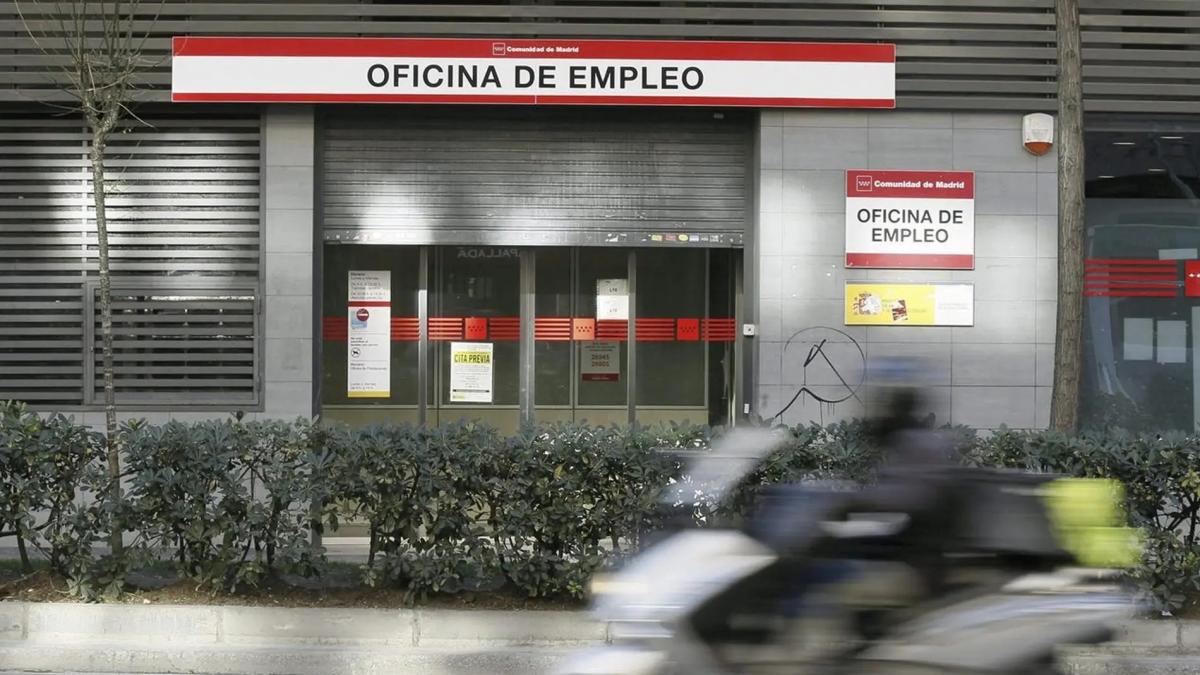 CCOO y UGT piden, en yna carta al Consejo de Europa, tomar nota de los incumplimientos de Espaa en materia de indemnizaciones por despido.