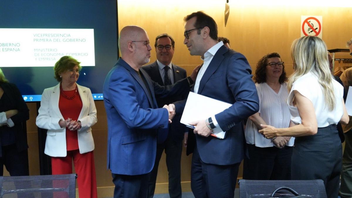 Reunión entre el Gobierno y los agentes sociales para abordar el impacto provocado por la guerra de Irán