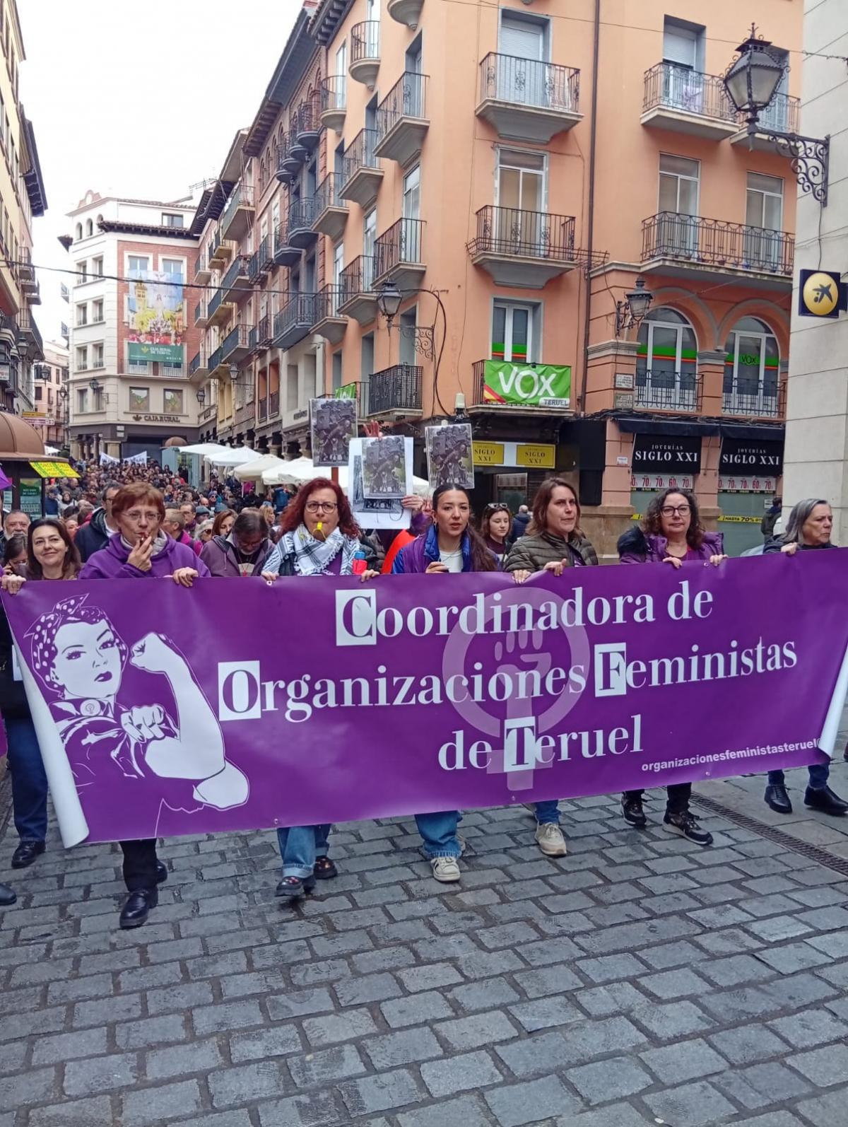 El sindicato en Aragón ha gritado alto y claro que el poder de las mujeres se alza frente al poder coercitivo de quienes pretenden retroceder imponiendo sin vergüenza su programa autoritario.